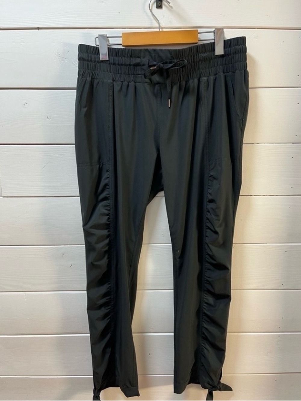 PRANA – BLACK ACTIVE RUCHED PANTS – SIZE L - Picture 10 of 11